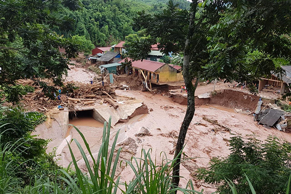 Mưa lũ khiến Trường Tiểu học Nậm Nhừ (tỉnh Điện Biên) bị ngập sâu. Ảnh: Vietnamnet