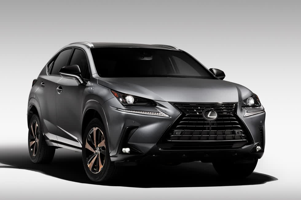 Lexus NX 300.