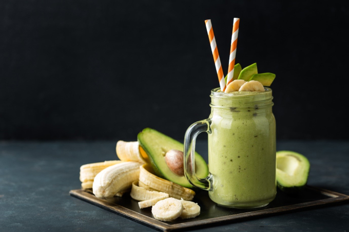 smoothie bơ chuối rất giàu chất xơ cùng những chất dinh dưỡng thiết yếu giúp bảo vệ tim mạch