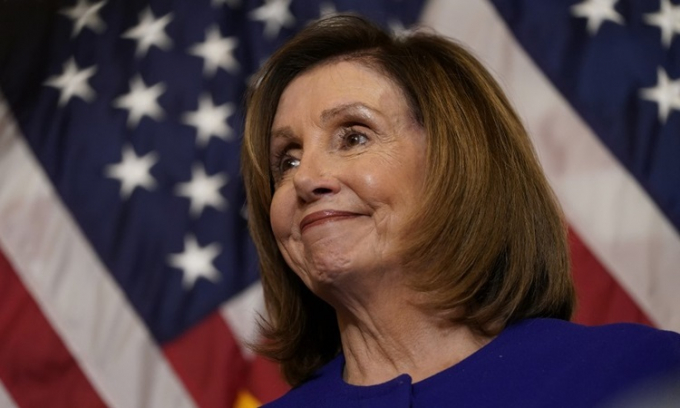 Chủ tịch Hạ viện Mỹ Nancy Pelosi trong cuộc họp  ở tòa nhà quốc hội hôm 9/1. Ảnh: AFP.