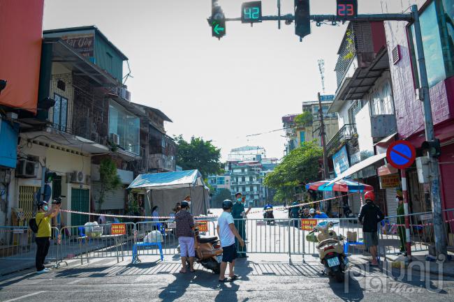 Chốt chặn ngã tư Nguyễn khuyến cắt ngang với đường Lê Duẩn.