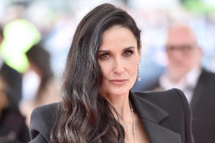 Vượt qua giông bão, Demi Moore lấy lại cân bằng cuộc sống.