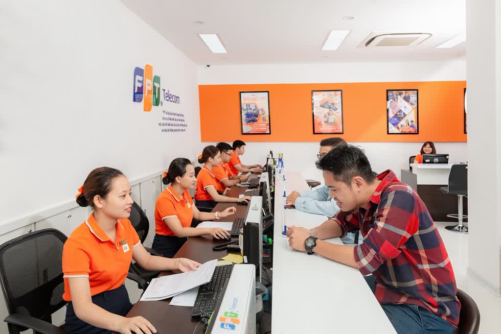 FPT với mảng viễn thông FPT Telecom được xem là 