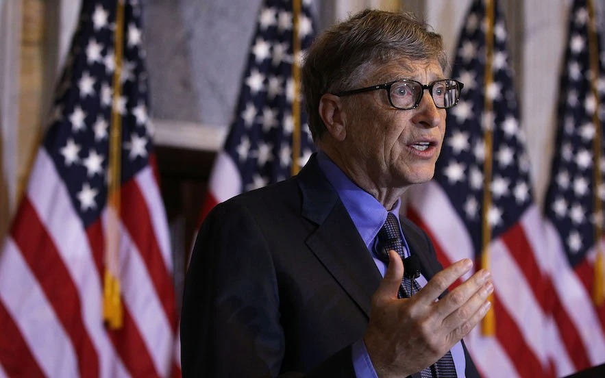 Tỷ phú Bill Gates nói rằng sớm hay muộn gì thì kinh tế toàn cầu vẫn suy thoái  