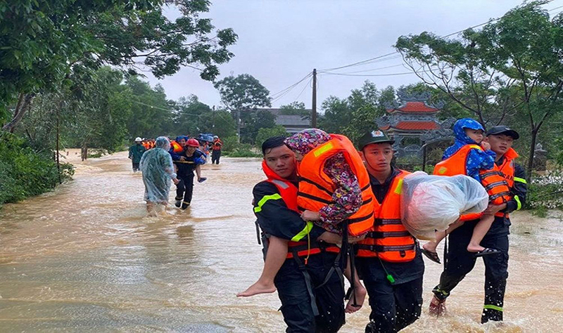 Quảng Trị di dời người dân đến nơi an toàn trước khi  bão số 13 đổ bộ . Ảnh minh họa