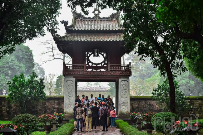 Với bề dày văn hóa - lịch sử lâu đời, khu di tích đã trở thành điểm đến hấp dẫn trong các chuyến tham quan, khám phá du lịch Hà Nội. Đây cũng là nơi mà các học trò, sĩ tử thường đến cầu may mắn trước mỗi kỳ thi quan trọng.