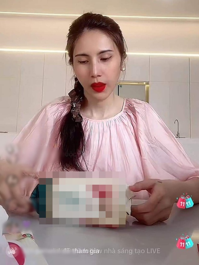 Lần đầu Thuỷ Tiên livestream bán những món đồ bình dân và bị cư dân mạng mỉa mai 