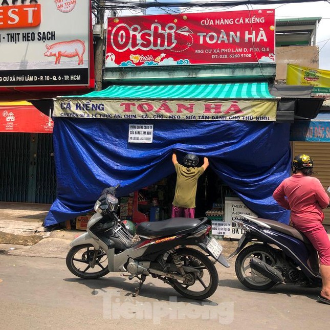           Trong nhiều ngày liền, PV báo Tiền Phong đã ghi nhận nhiều trường hợp tiểu thương kinh doanh 