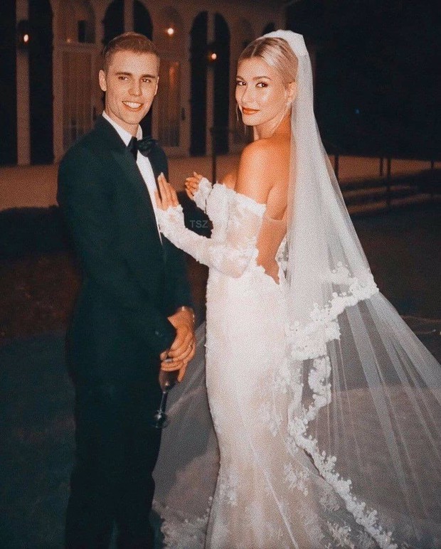 Hailey và Justin trong lễ cưới