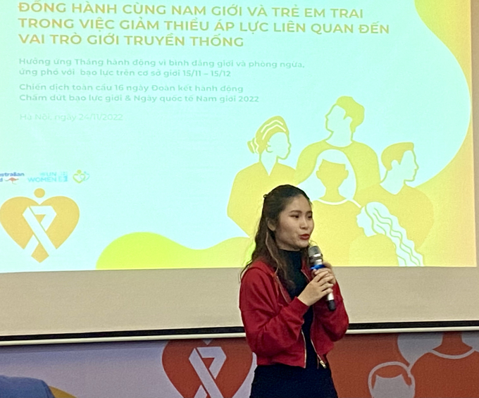 “Việc chúng ta cứ tranh nhau diễn ngôn “ai khổ hơn ai” tạo ra một cuộc đua phụ nữ một bên – đàn ông một bên, nếu cứu một bên thì không thể cứu bên còn lại, vậy có được coi là bình đẳng” - bà Trần Lê Quỳnh Mai, đại diện Tổ chức thúc đẩy bình đẳng giới Việt Nam (VOGE) và đại diện mạng lưới thanh niên vì bình đẳng giới 2 GROW chia sẻ.