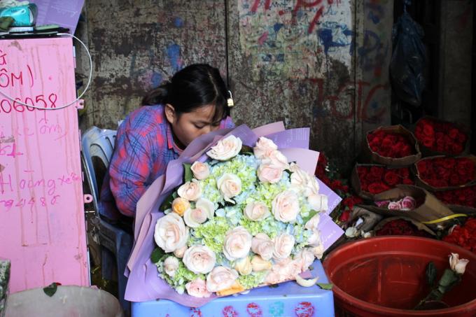 Nhân viên trở nên nhàn rỗi hơn mọi năm vì ít khách.