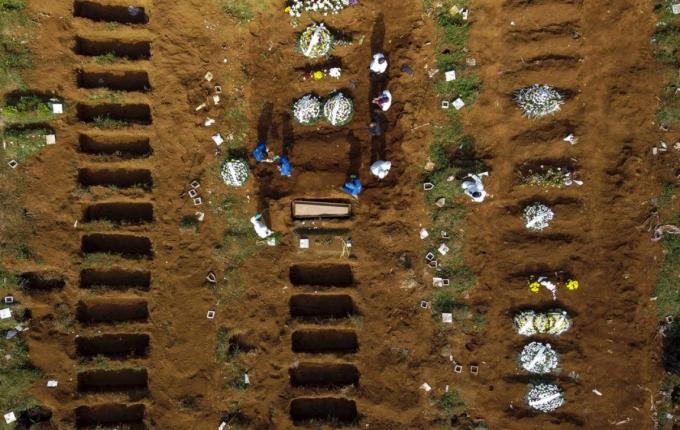 Nghĩa trang Vila Formosa ở Sao Paulo, Brazil ngày 1/4. Ảnh: Getty Images