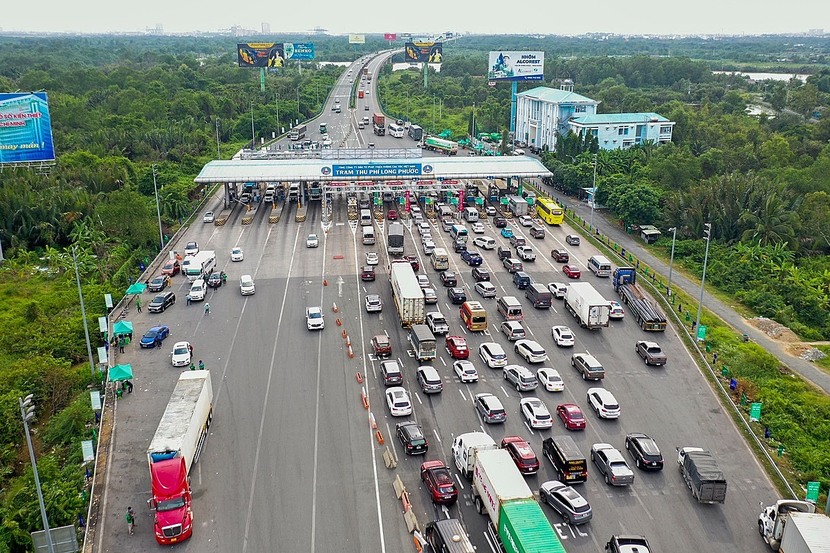 Bộ Giao thông Vận tải yêu cầu rà soát, khắc phục triệt để các tồn tại thu phí không dừng - Ảnh 1.