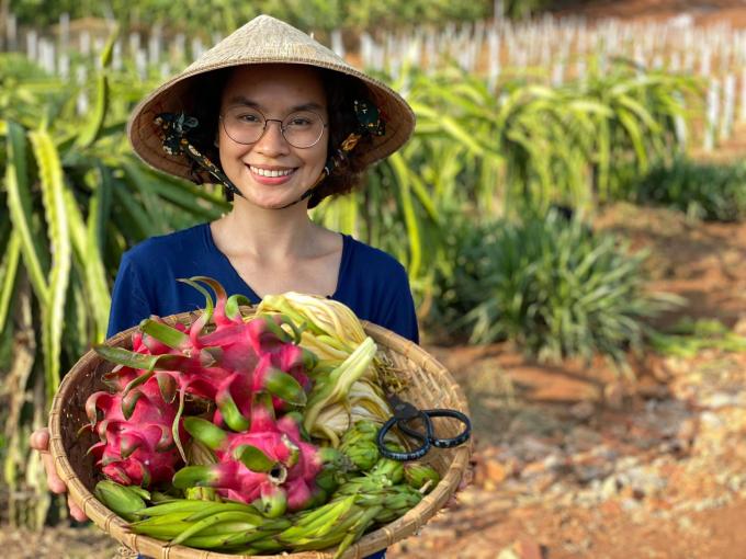 Chị Đặng Xuân Uyên chia sẻ niềm vui khi biết thêm một nguyên liệu mới để chế biến những món ăn thuần Việt.