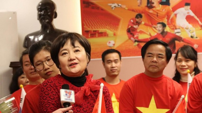 Bà Choi Song-a ủng hộ quyết định sang Việt Nam làm HLV của chồng