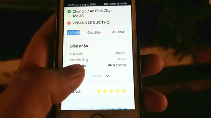 Grab, Gojek thu thêm phí một cách 