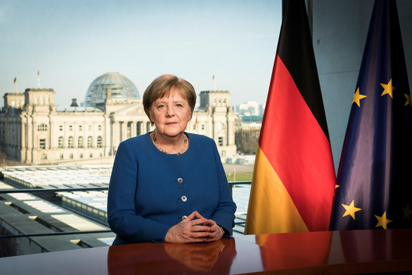 Thủ tướng Đức Angela Merkel trong bài phát biểu trên truyền hình được phát đi toàn quốc về dịch COVID-19 tại Berlin ngay 18/3/2020. Ảnh: THX/TTXVN