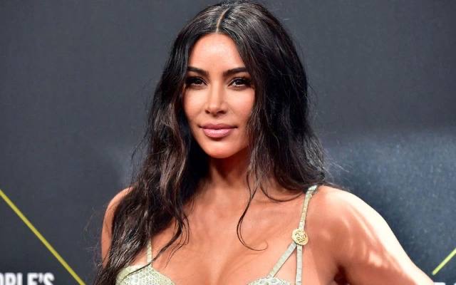 Kim Kardashian: Từ “vai phụ mờ nhạt” trong cuộc đời Paris Hilton đến nữ tỷ phú nổi tiếng thế giới