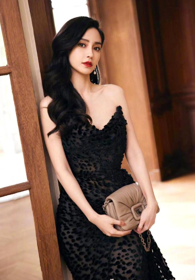 Angelababy đang bị cấm sóng