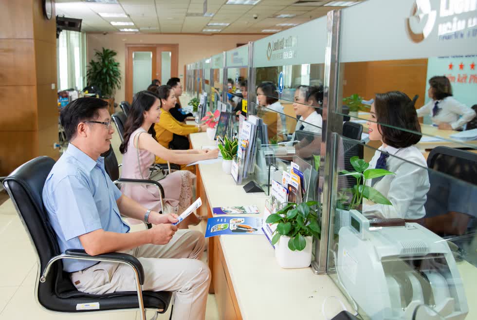 LienVietPostBank muốn nhân rộng mạng lưới điểm giao dịch để chiếm lợi thế về mảng bán lẻ. Ảnh: LPB