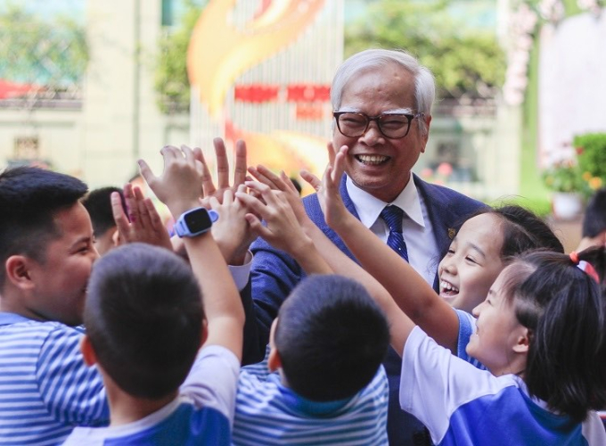 Thầy Nguyễn Văn Hòa là người sáng lập Hệ thống giáo dục Nguyễn Bỉnh Khiêm - Cầu Giấy (Hà Nội).