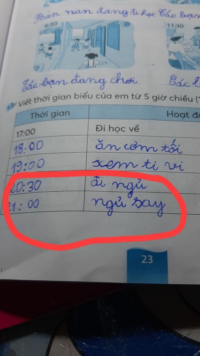 Đang làm bài tập viết thời khóa biểu thì bí ý tưởng, học sinh tiểu học có màn chữa cháy khiến người có trí tưởng tượng nhất cũng 