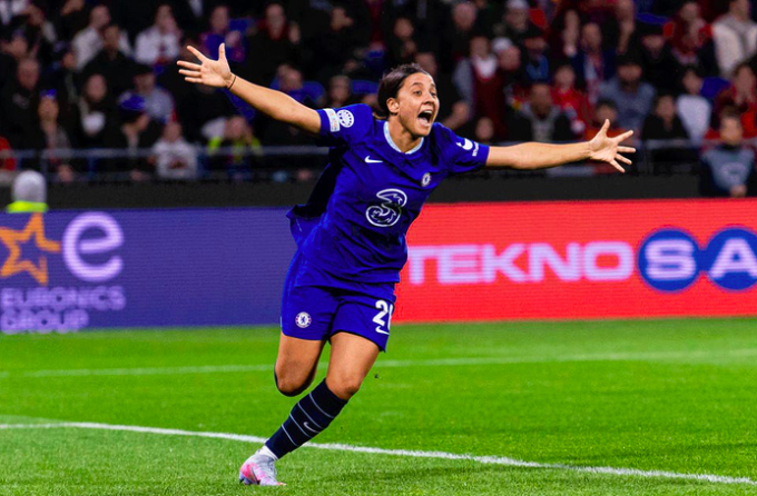   Sam Kerr là gương mặt đại diện của nước chủ nhà Úc tại World Cup nữ 2023 nhưng chấn thương bắp chân ngay trước giải đấu sẽ khiến cô phải nghỉ thi đấu ít nhất 2 trận. Ảnh: Getty Images  