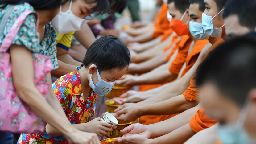 Thái Lan: Nhiều công ty bảo hiểm rơi vào tình trạng phá sản vì bảo hiểm COVID-19 - Ảnh 1.