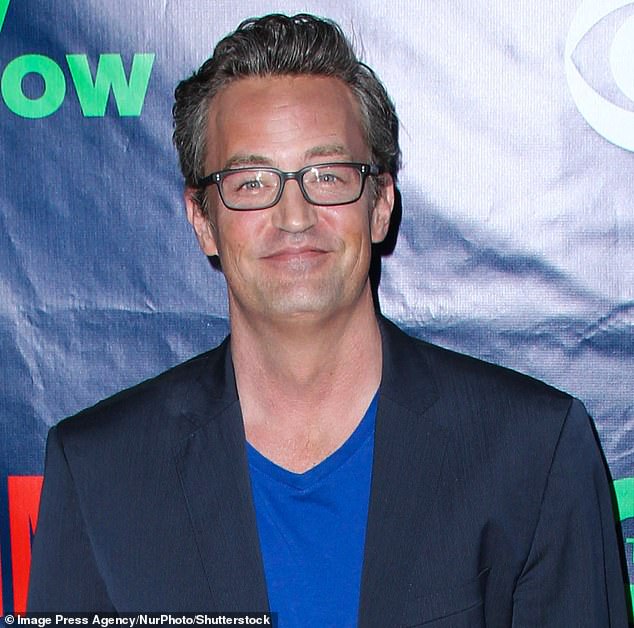 Matthew Perry ra đi ở tuổi 54 khiến công chúng toàn thế giới xót thương