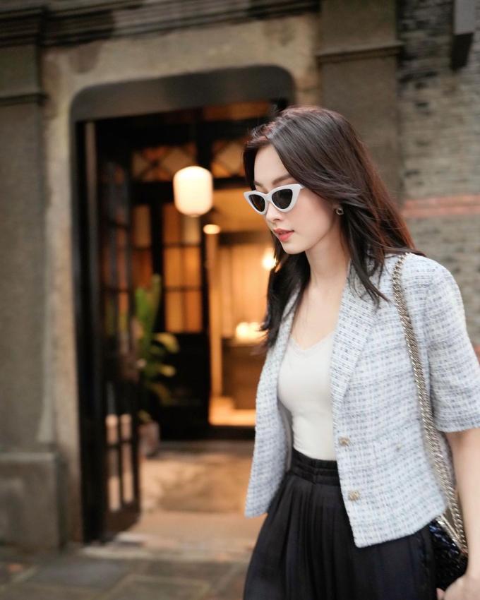 Hoa hậu Đặng Thu Thảo diện áo blazer cộc tay: Đơn giản mà sang ngây ngất, ngắm xong chỉ muốn copy cả set đồ 