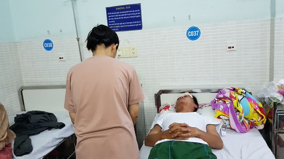 Bệnh nhân sốt cao và dễ bị biến chứng nếu không điều trị kịp thời - Ảnh: Cẩm Viên