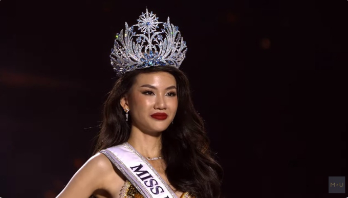 Người mẫu kiêm doanh nhân 25 tuổi Bùi Quỳnh Hoa đăng quang Miss Universe Vietnam 2023