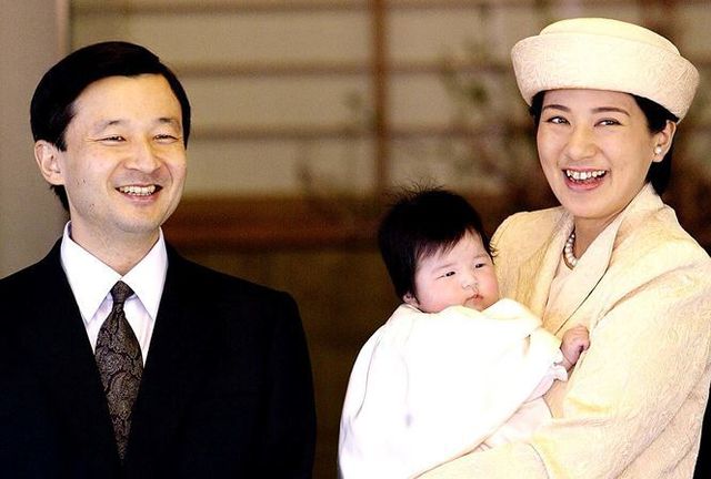 Lễ diễu hành đầu tiên sau khi lên ngôi của Nhật hoàng Naruhito cùng Hoàng hậu Masako 