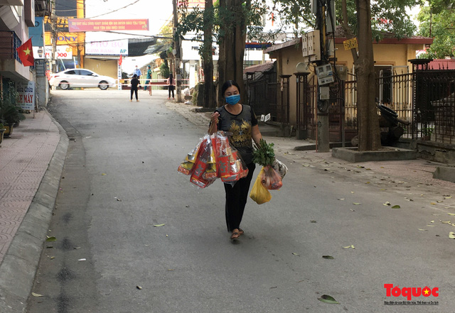 Đường Trần Quốc Toản (thuộc tổ 3-4, phường Đồng Tiến, thành phố Hòa Bình) cũng nằm trong diện cách ly, phong tỏa. 