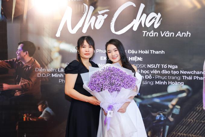 Vân Anh và mẹ