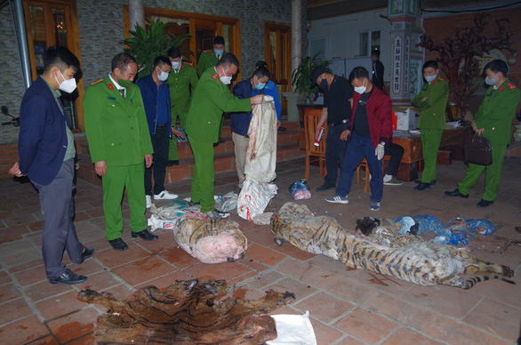 Cơ quan công an khám xét nhà nghi phạm Ngô Văn Quân và thu giữ những tang vật liên quan