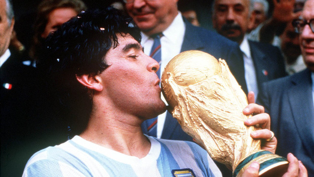   Diego Maradona được coi là biểu tượng của bóng đá Argentina khi vô địch World Cup 1986.  