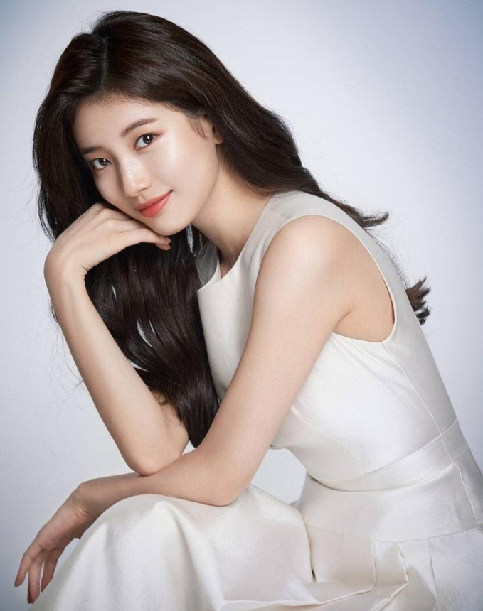 Suzy ngày càng khẳng định được tên tuổi sau 14 năm gắn bó với JYP