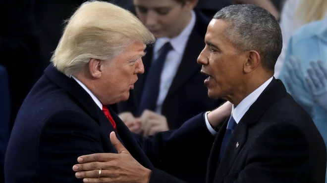 Ông Obama chúc mừng Tổng thống Trump sau lễ nhậm chức năm 2017. Ảnh: Getty.