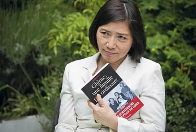Bà Anh Đào đã viết hai cuốn sách về người cha nuôi của mình