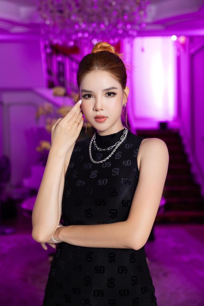 Nhan sắc xinh đẹp của vợ Mạc Hồng Quân