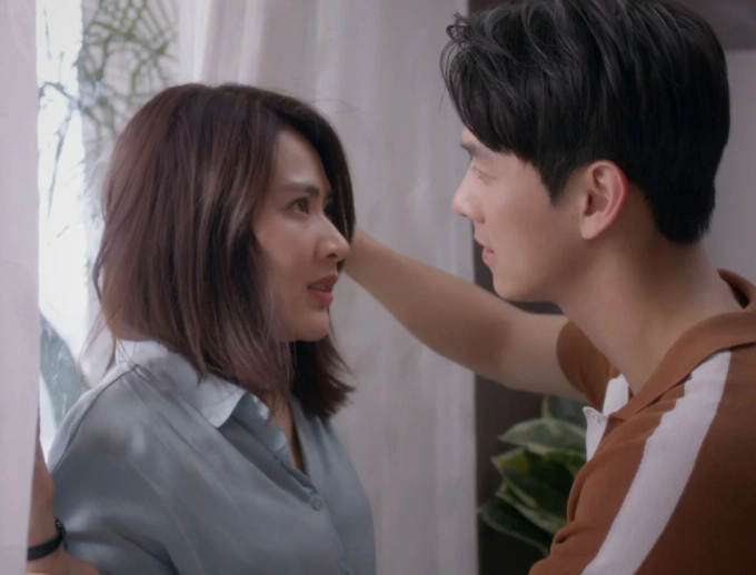 Cặp sao Việt lộ hậu trường cảnh nóng cực tình, thái độ của nam chính khi gặp sự cố làm rộ nghi án yêu thật