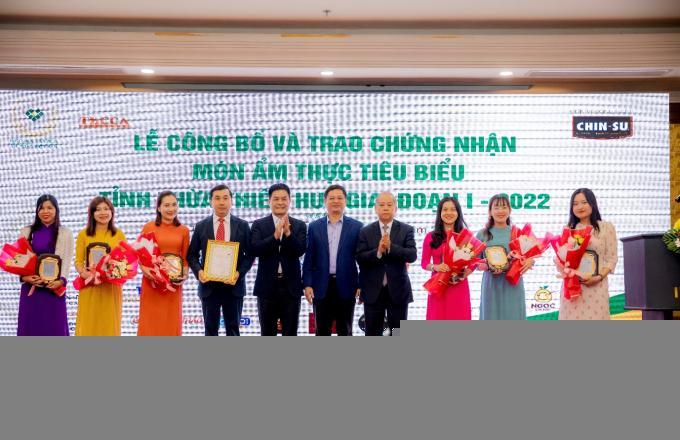 VCCA trao chứng nhận 6 món ăn ẩm thực tiêu biểu của tỉnh Thừa Thiên Huế