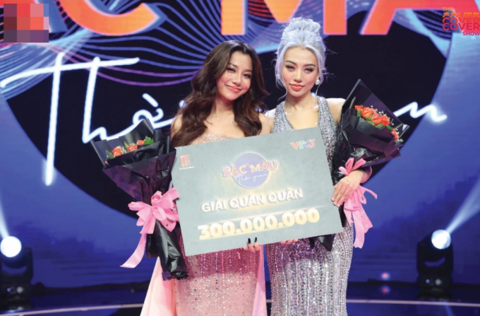 Phượng Vũ và Huyền Cadie là đồng quán quân trong chương trình The Cover Show.