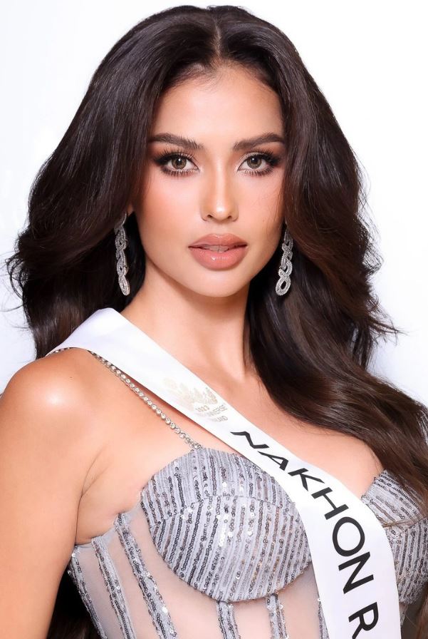 Lộ ảnh quá khứ của tân Miss Universe Thái Lan, nhan sắc thế nào mà netizen khó lòng nhận ra?