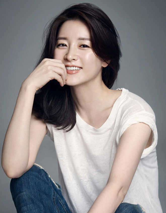 Đã 48 tuổi nhưng Lee Young Ae vẫn vô cùng xinh đẹp, trẻ trung.