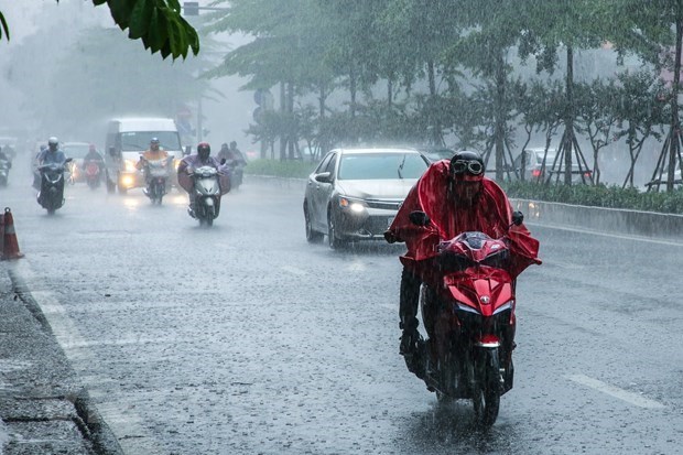 Vùng núi Bắc Bộ có mưa rào, Nam Bộ nắng nóng