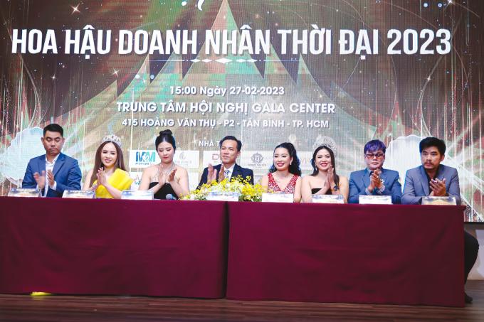 Ban tổ chức và Ban giám khảo cuộc thi Hoa hậu Doanh nhân thời đại 2023.