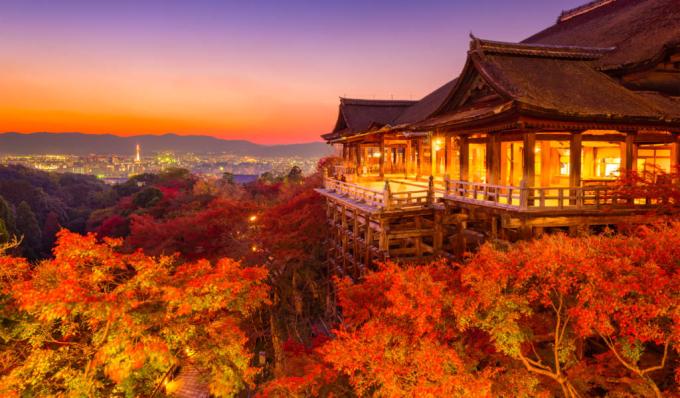 Chùa Kiyomizu rực rỡ vào thu (Ảnh: iStock).