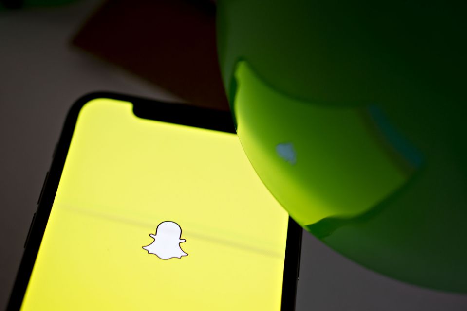 Snapchat là nền tảng tiếp theo khóa tài khoản của TT Trump.